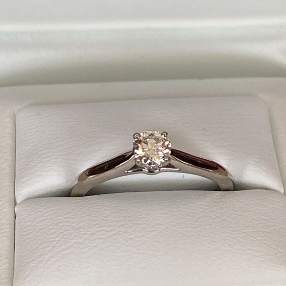 Cartier 1895 Solitaire Engagement Ring .25 Carat Platinum With Case & GIA Report - Picture 3 of 15